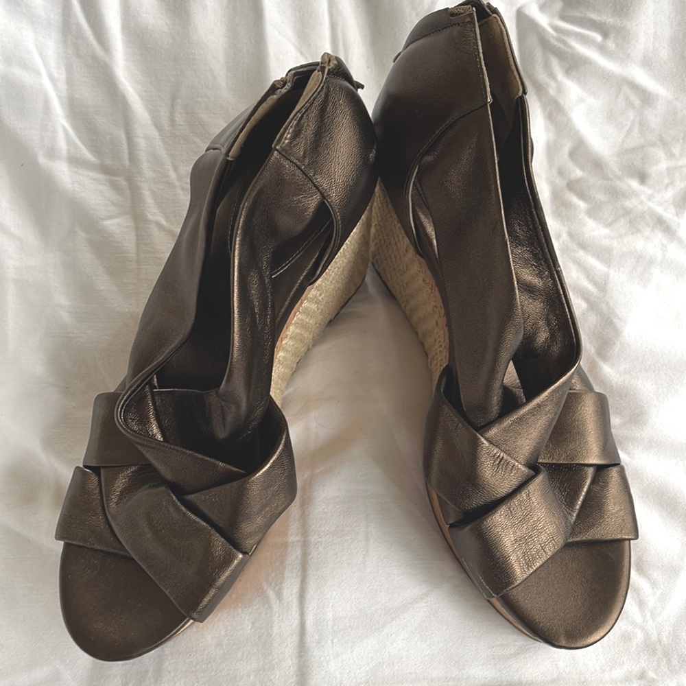 COLE HAAN Delfina Air Nike Cork Espadrille Wedge. Bronze leather. Size 10.